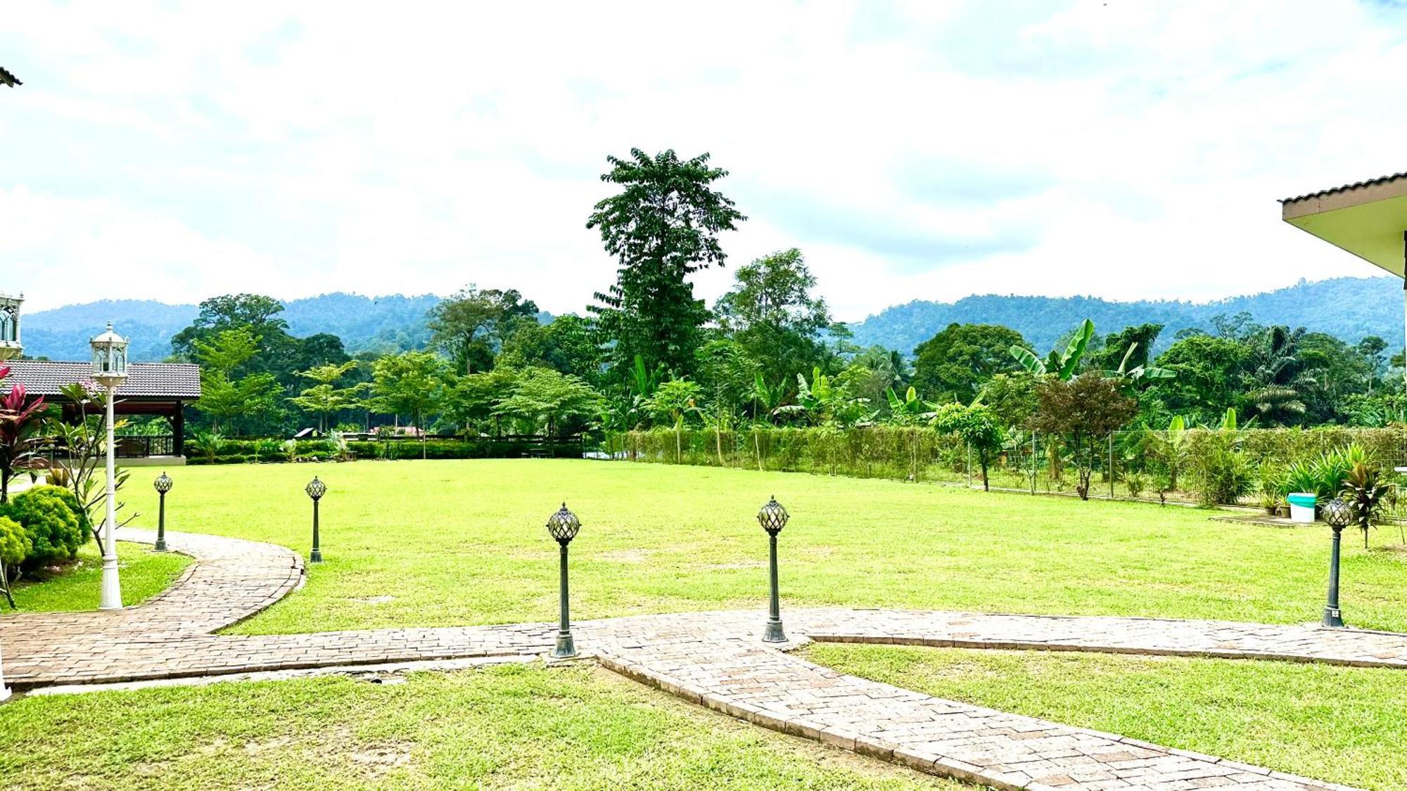 Soulmate Village Hulu Langat Buitenkant foto